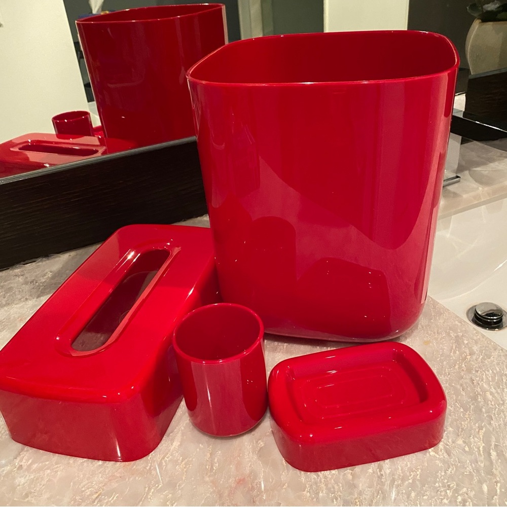 New 4 Pce. Bath Set